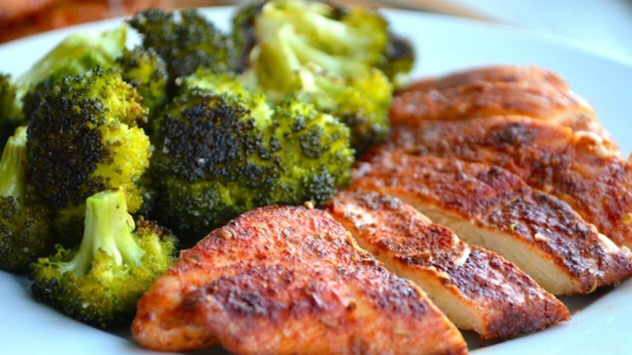 kuřecí prsa s brokolicí pro dietu se 6 okvětními lístky